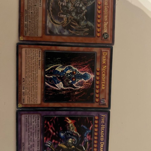 Yo-Gi-Oh cards like new, 29 authentic
