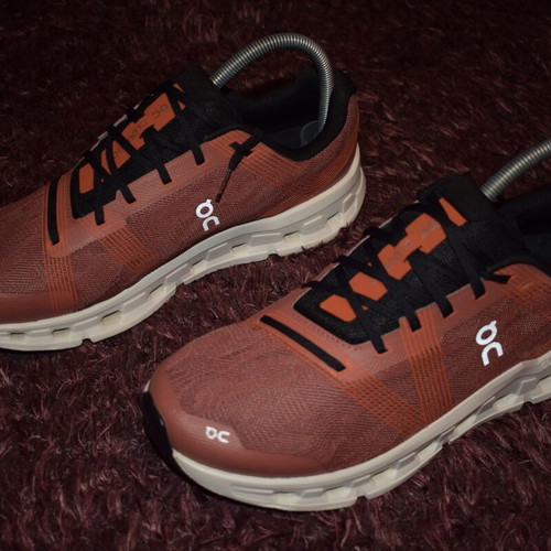 On sports shoes size 47 brown like new
