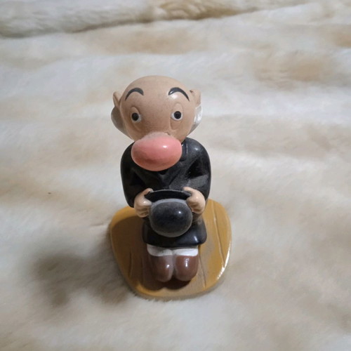 Looney Tunes figure