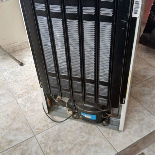 Whirlpool refrigerator like new