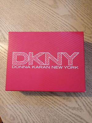 DKNY packaging box used, silver with fuchsia lid