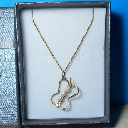 Silver (925) gold-plated butterfly necklace with 3 freshwater pearls and chain