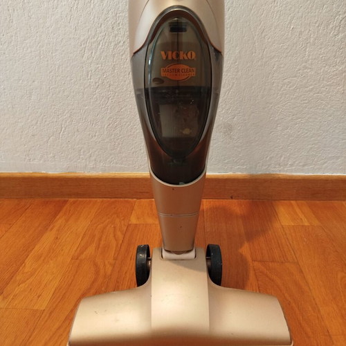 VICKO 2-in-1 Stick Vacuum Cleaner like new, corded 600W