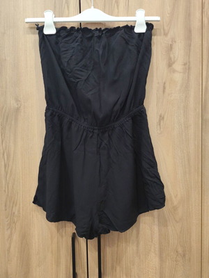 Black strapless romper XL like new, airy fabric