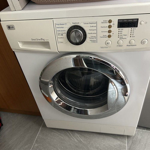 Washing machine like new, 8 kg load capacity
