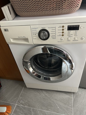 Washing machine like new, 8 kg load capacity