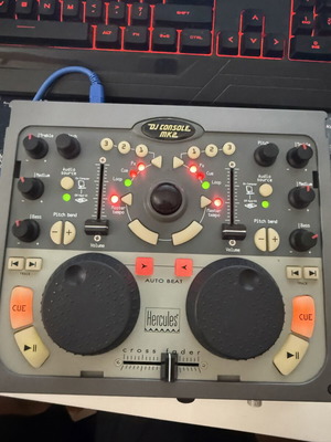 Hercules DJ Console MK2 употребяван USB DJ контролер и аудио интерфейс
