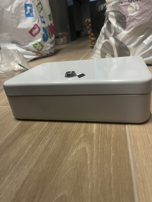 Safe new, unused