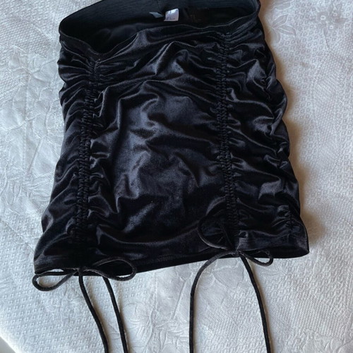 H&M Mini Black Velvet Skirt with Ruching like New