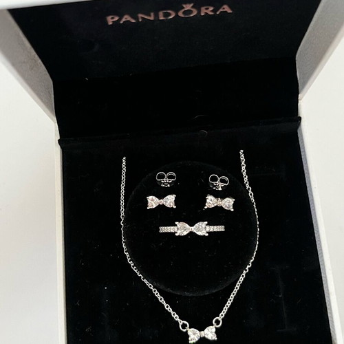 Pandora jewelry set bow like new, ring size 7 silver