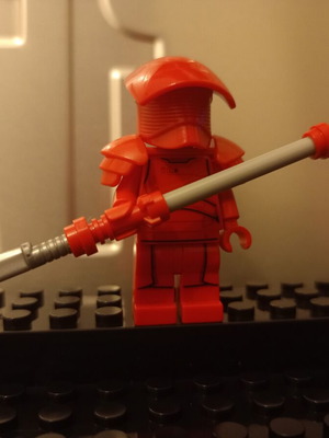 Lego Star Wars Minifigures Elite Praetorian Guard with accessories like new