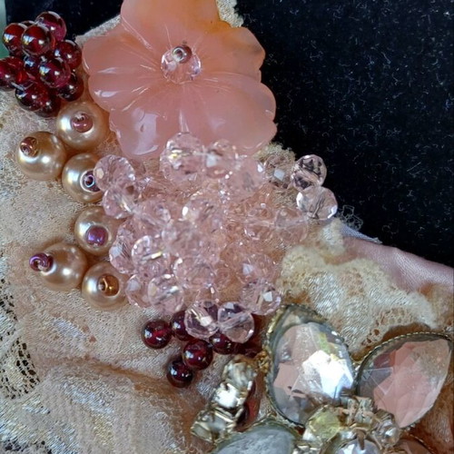 Handmade Collar Necklace with Flowers, Pearls and Stones New