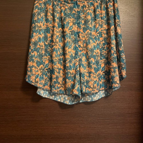Vassia Kostara shorts like new, colorful printed short bermuda size M