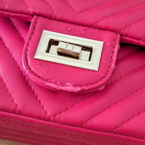 Red shoulder bag like new with gold chain strap