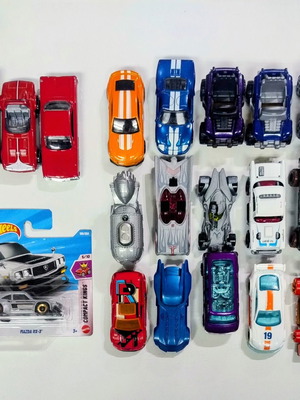 Mattel Hot Wheels lot of 19 cars like new