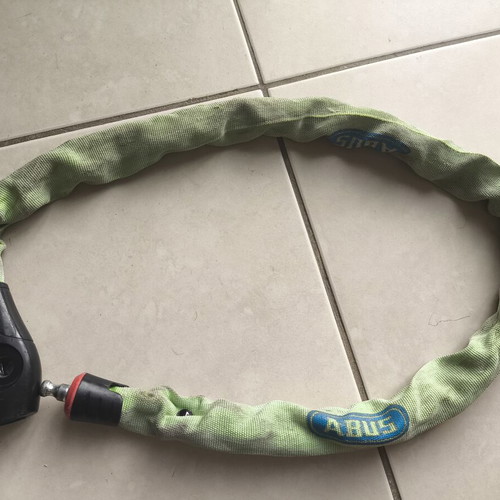 Navee S40 electric scooter like new with security chain