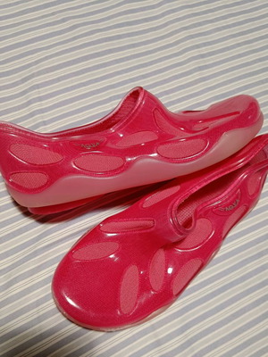 Pink sea shoes like new, size 34