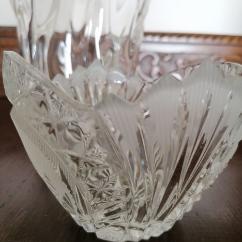 Vase with 2 crystal chocolate dishes like new, patterned