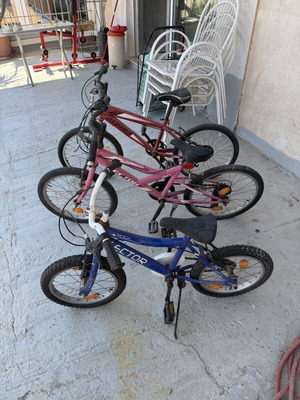 Bicycles used, set of 3, need chain repair