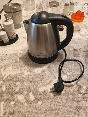 Bella Cucina Inox 1.7L kettle like new