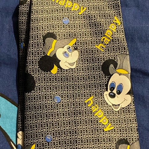 Tie like new with Mickey Mouse design