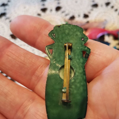 Pin set used, multicolored