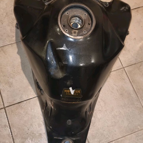 V-Strom 650 fuel tank used