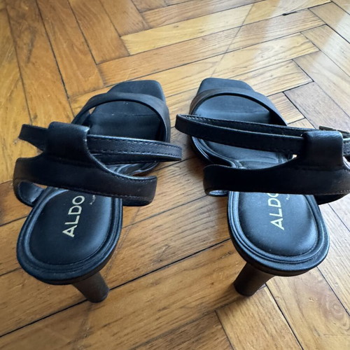 Aldo black sandals like new with heel size 39