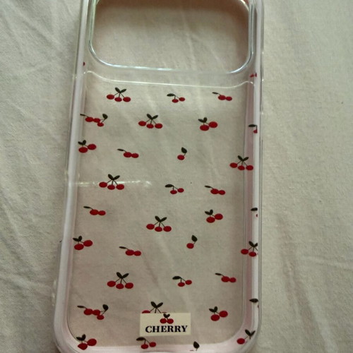 iPhone 17pro cases like new, set of 3 pieces