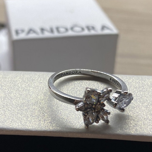 Pandora ring size 7 like new, silver
