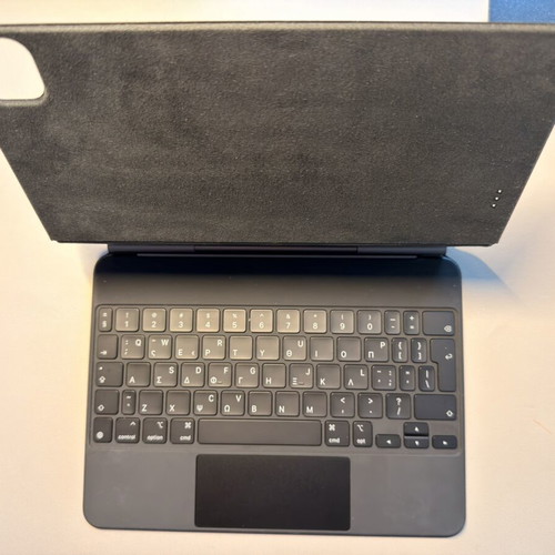 Apple iPad Magic Keyboard black Greek layout like new with trackpad