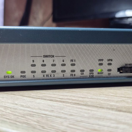 Cisco 1811 Integrated Services Router like new