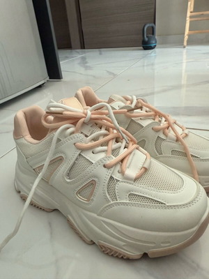 Migato Sneakers Ολοκαίνουργια, Λευκά με Ροζ Λεπτομέρειες, Νούμερο 41