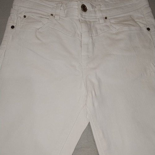 Stradivarius jeans with rips like new, white