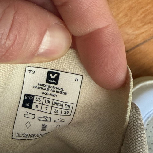 Veja Leather Sneakers White Green EU 41 Like New