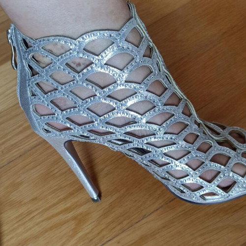 Silver high heels size 38 new with zipper