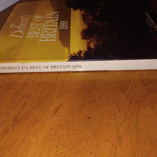 Debrett’s Best of Britain 1989 book like new, English