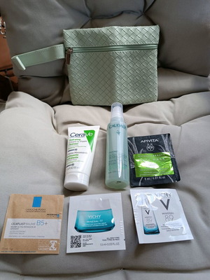 Skincare set new with gift pouch/neseser