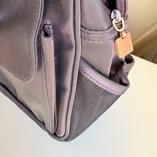 Helena Rubinstein makeup bag like new, eggplant color