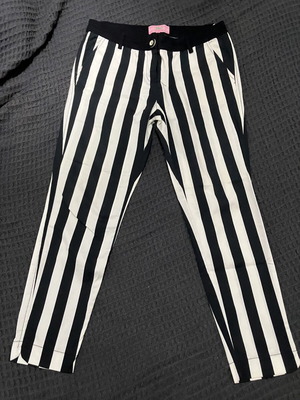 Beetlejuice vibe pants Iso like new, size S/M, black and white