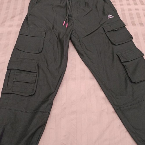 Bershka cargo pants small black like new with pink details