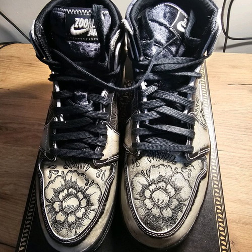 Jordan 1 La Familia sneakers like new, black and brown