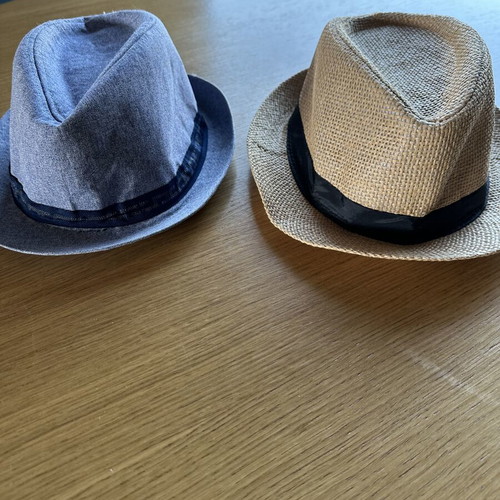 Men's summer hats like new, beige and turquoise, one size