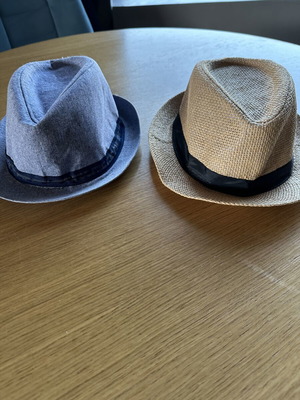 Men's summer hats like new, beige and turquoise, one size