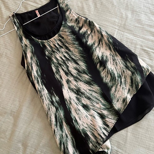 Sweewe Paris asymmetrical sleeveless top like new, black animal print