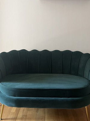 Houston 827 velvet sofa dark green like new