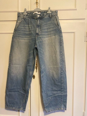 Bershka wide leg jeans in blue unisex