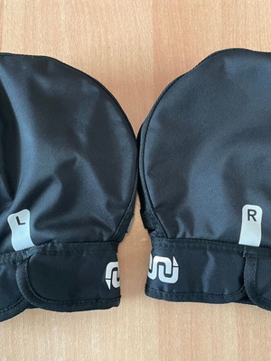 OJ Micro Pro Hand C011 Motorcycle Waterproof Hand Covers like new