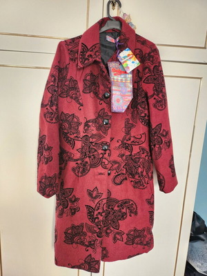 Desiqual winter coat new, size M 38, bordeaux with black flowers