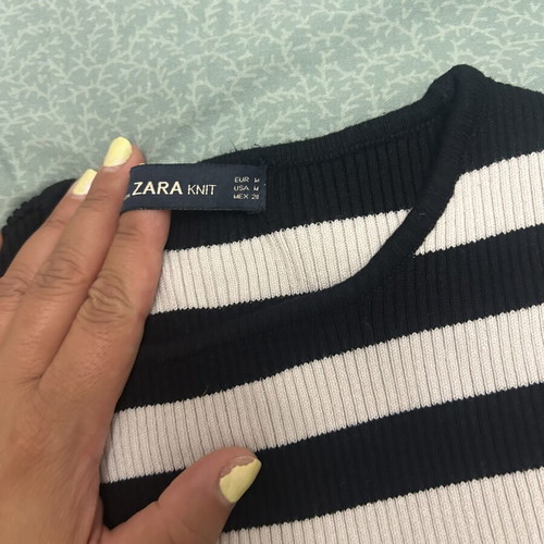 Zara cropped short sweater, black and white